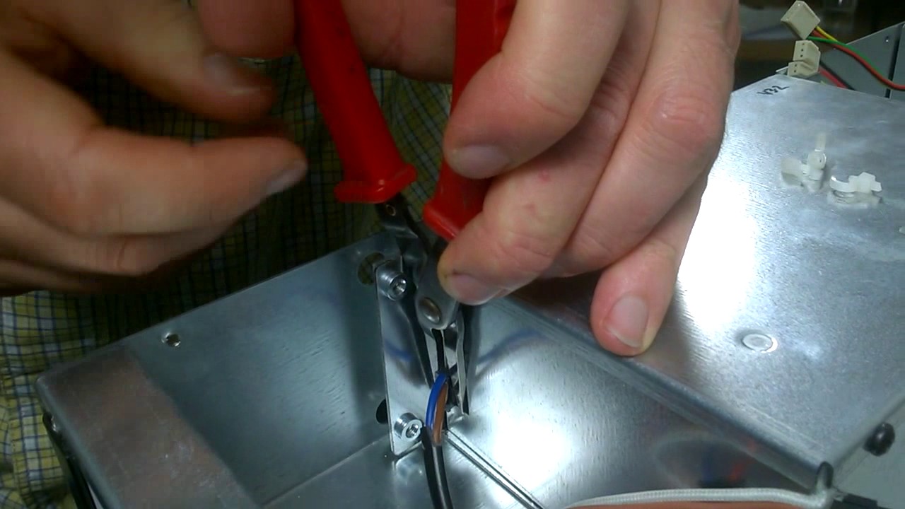 Replacing the Control Module on an OvaEasy Advance Series II 580 or 380 or 190 egg incubator