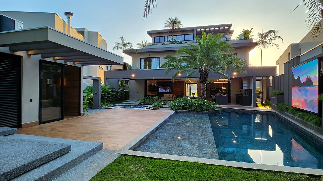 Casa Magnífica com 6 Suítes na Riviera de São Lourenço