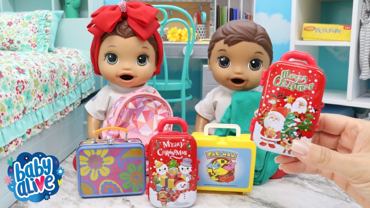 LAURINHA E FELIPINHO LEVANDO MATERIAL DE ARTES NATALINAS PARA A ESCOLA