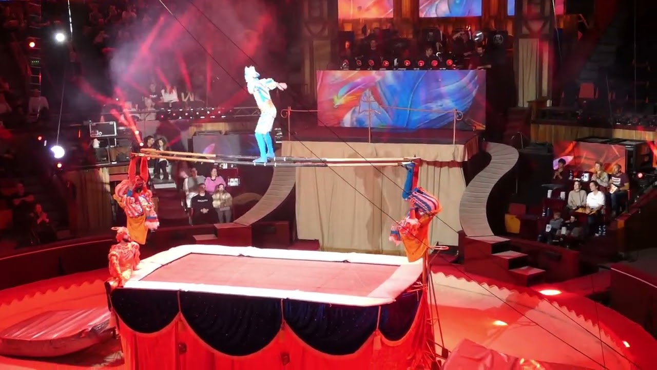 16 BUDAPEST CIRCUS FESTIVAL 2026 RED SHOW