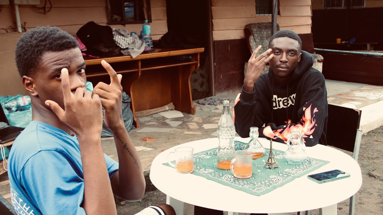 LIFE IS A MOVIE (ft ​Papaaston)