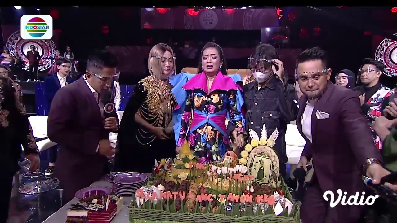 Selamat Ulang Tahun Mae Soimah!! Semua Bernyanyi Dan Potong Tumpeng   Mae Kok Masih Sedih Aja