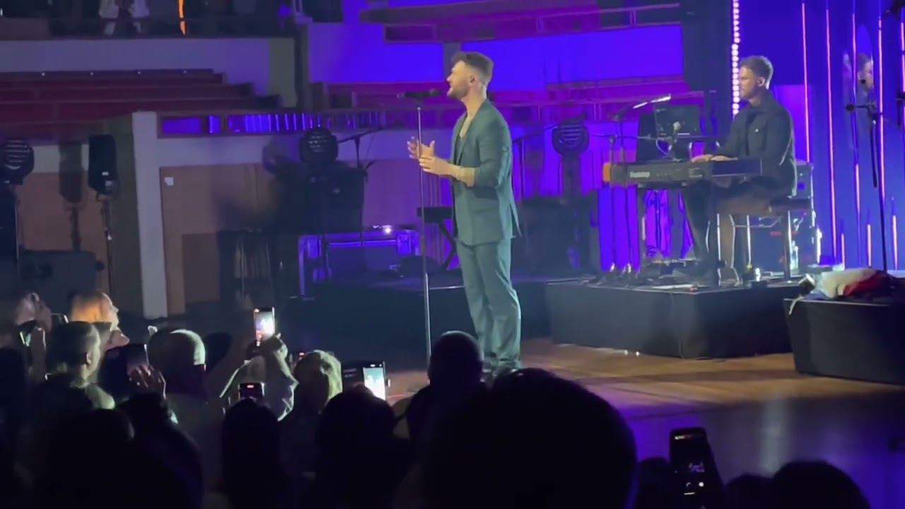 Calum Scott - dancing on my own in Utrecht , Bridges world tour 26/9/22