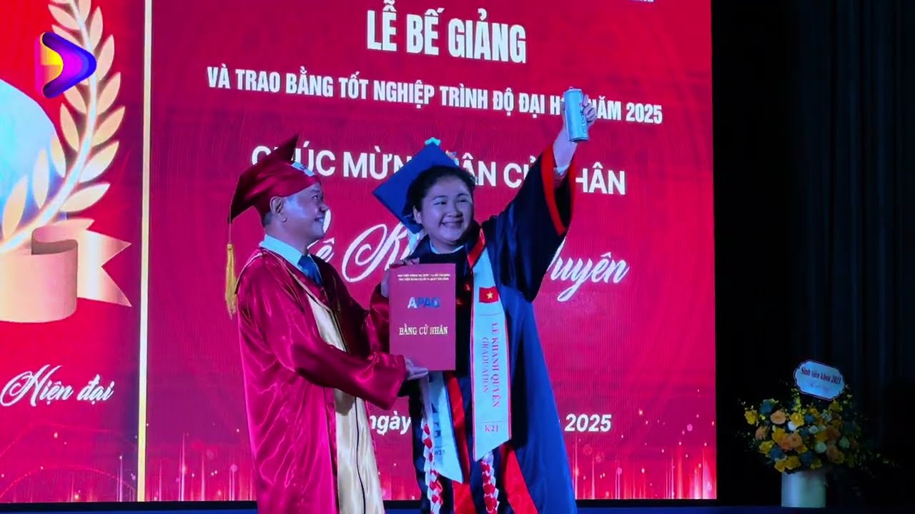 LỄ BẾ GIẢNG VÀ TRAO BẰNG TỐT NGHIỆP TRÌNH ĐỘ ĐẠI HỌC NĂM 2025