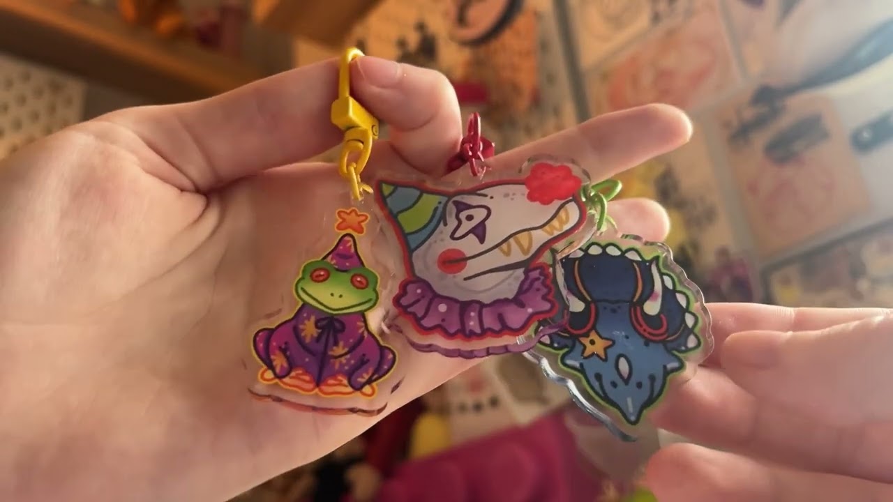 UNBOXING VOGRACE KEYCHAINS