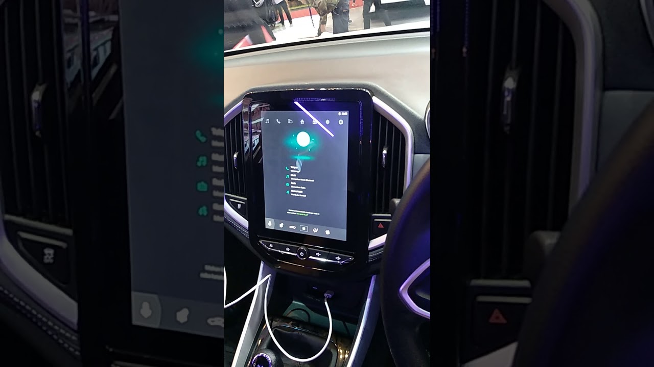 Almaz 7 seater tipe S Manual Tranmisi sudah bisa voice command, Almaz emang keren