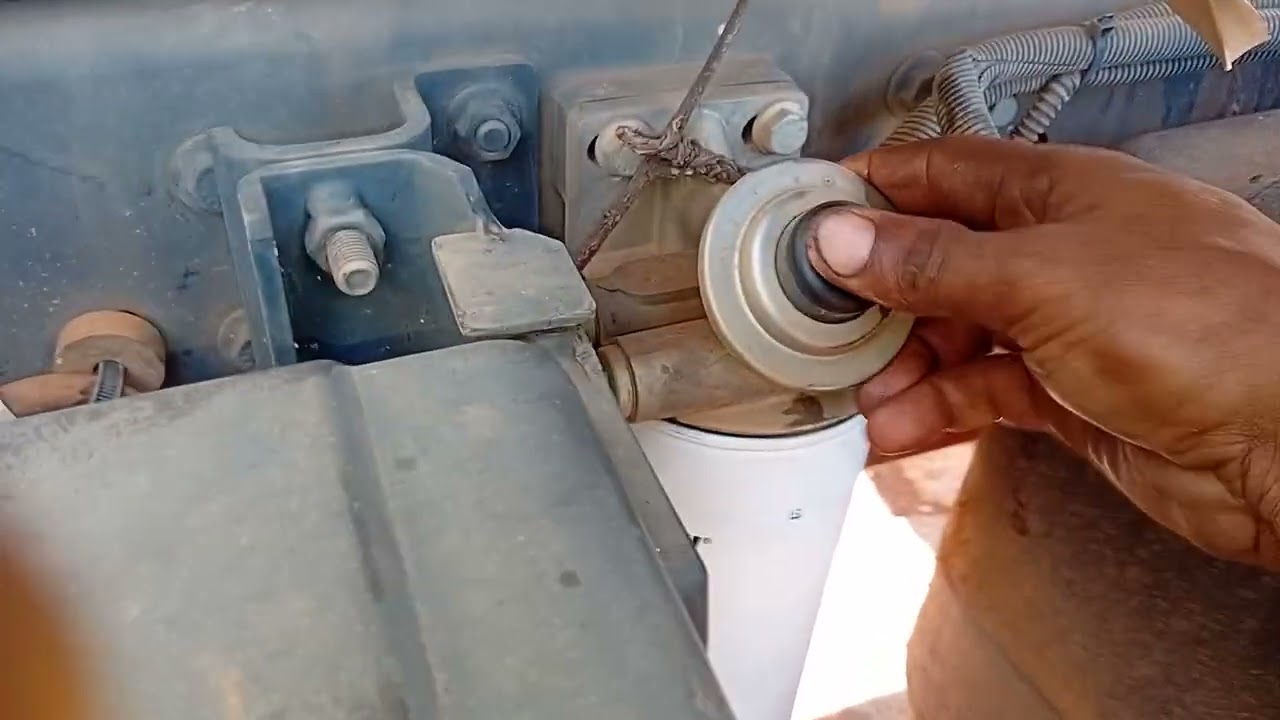 Como trocar o filtro racor do CAMINHÃO 