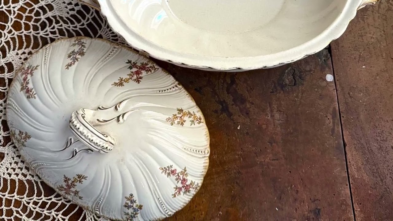 法國百年名瓷 Sarreguemines Louis XV 系列洛可可浮雕金彩湯盅 French Sarreguemines model Louis XV Rococo Gilt Tureen