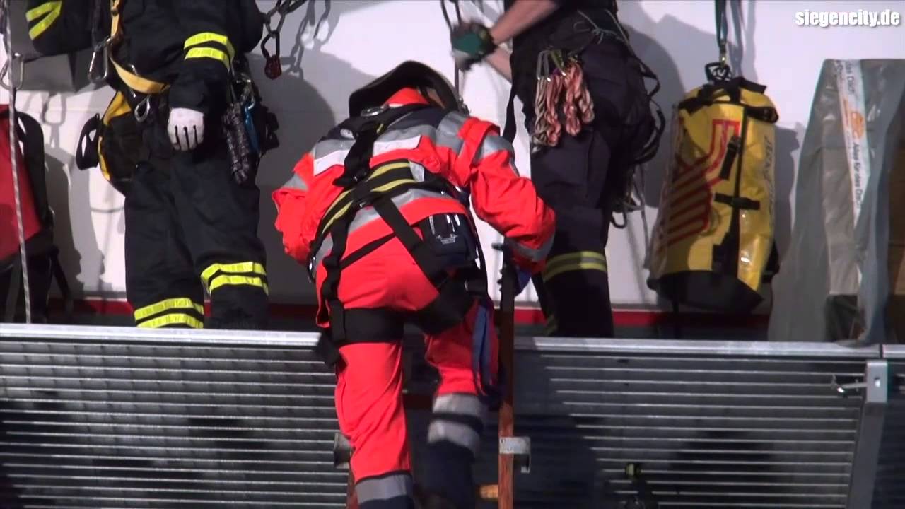 Feuerwehrübung Löschzug 10 und 11 inkl. Höhenrettung - Siegen - 11.10.2013