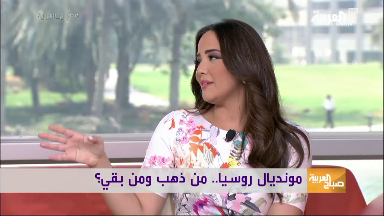 😳😅😱 😬   مذيعة تشتم زميلها على الهواء