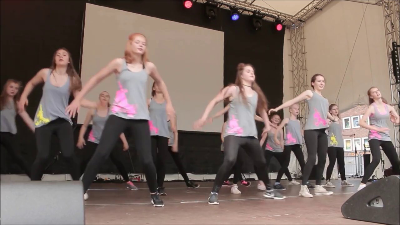 Studio 2 - My Place to Move presents Teens Dance beim Lüneburger Stadtfest 2017