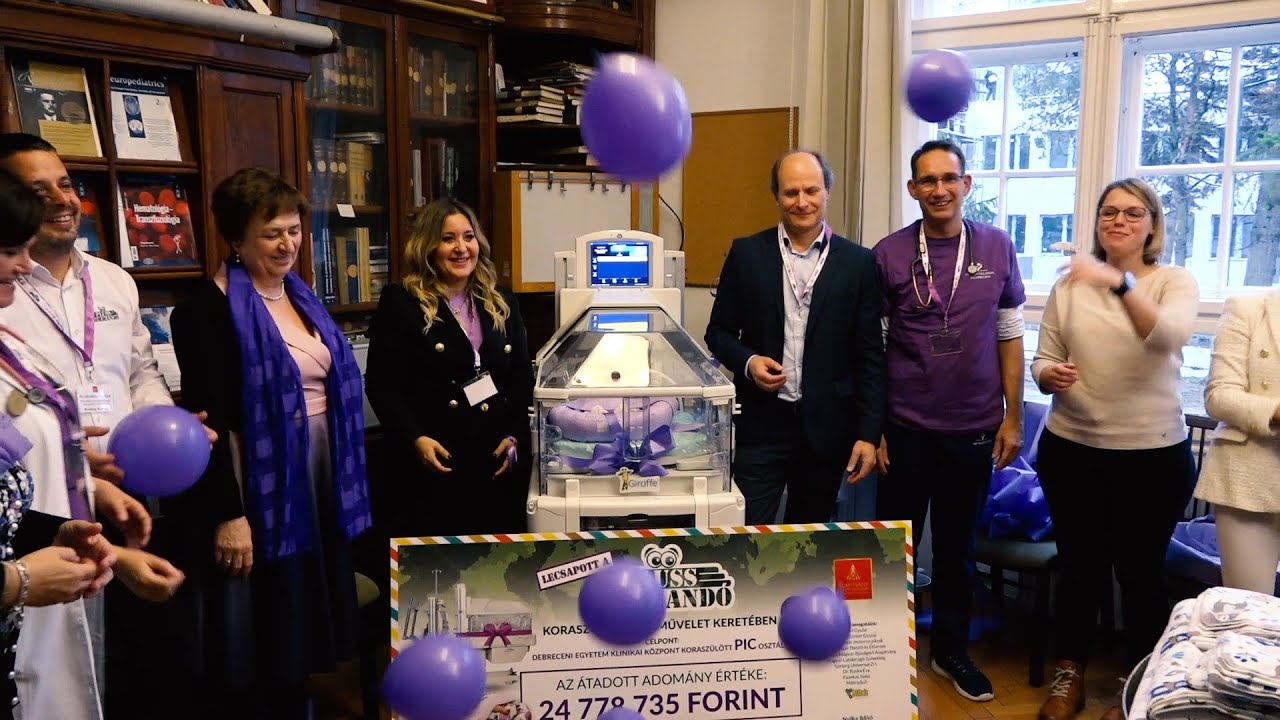 Életmentő gépet és babafészek csomagokat adományoztunk Debreceni Egyetemnek - teljes verzió