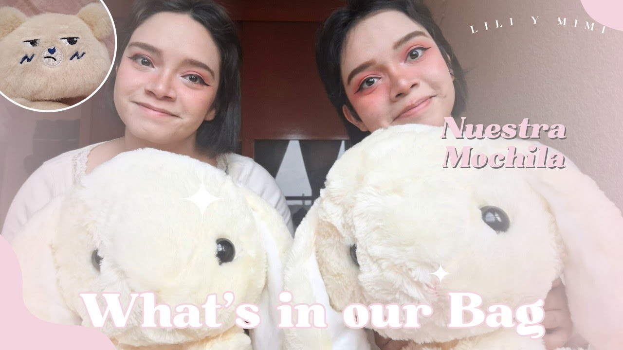 What’s in my bag? 🐰 | Qué hay en nuestra mochila de conejo | Esenciales Diarios | Lili y Mimi Twins 