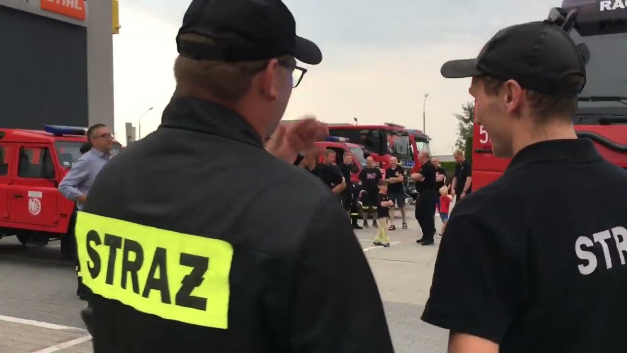 OSP Miedonia wita w Raciborzu nowy w&oacute;z