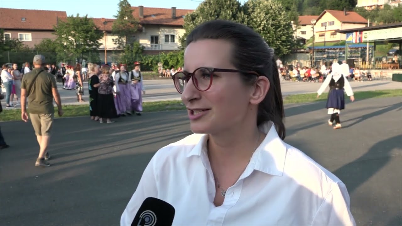 U Lukavac Mjestu održan festival folklora 