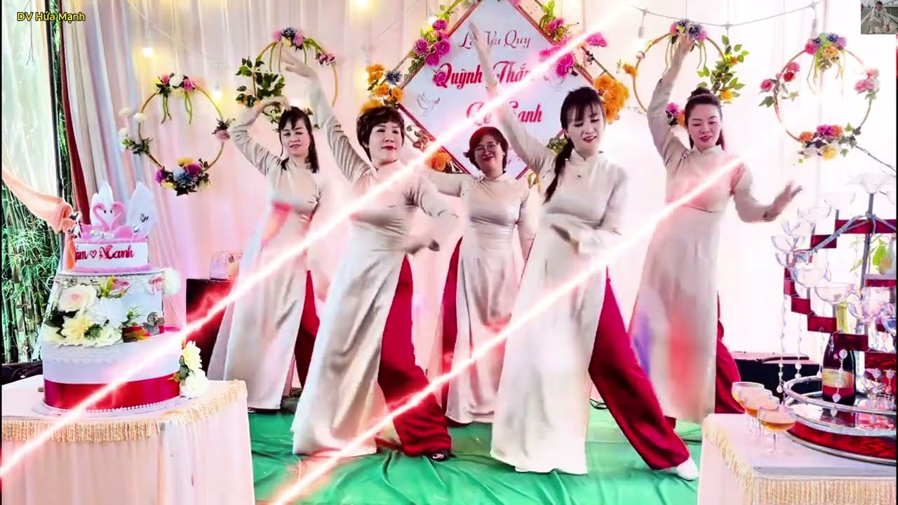 Vui Lắm Nha Remix I Zumba Dance I - Các vũ công xinh đẹp làm cháy hội trường II DV Hứa Mạnh II