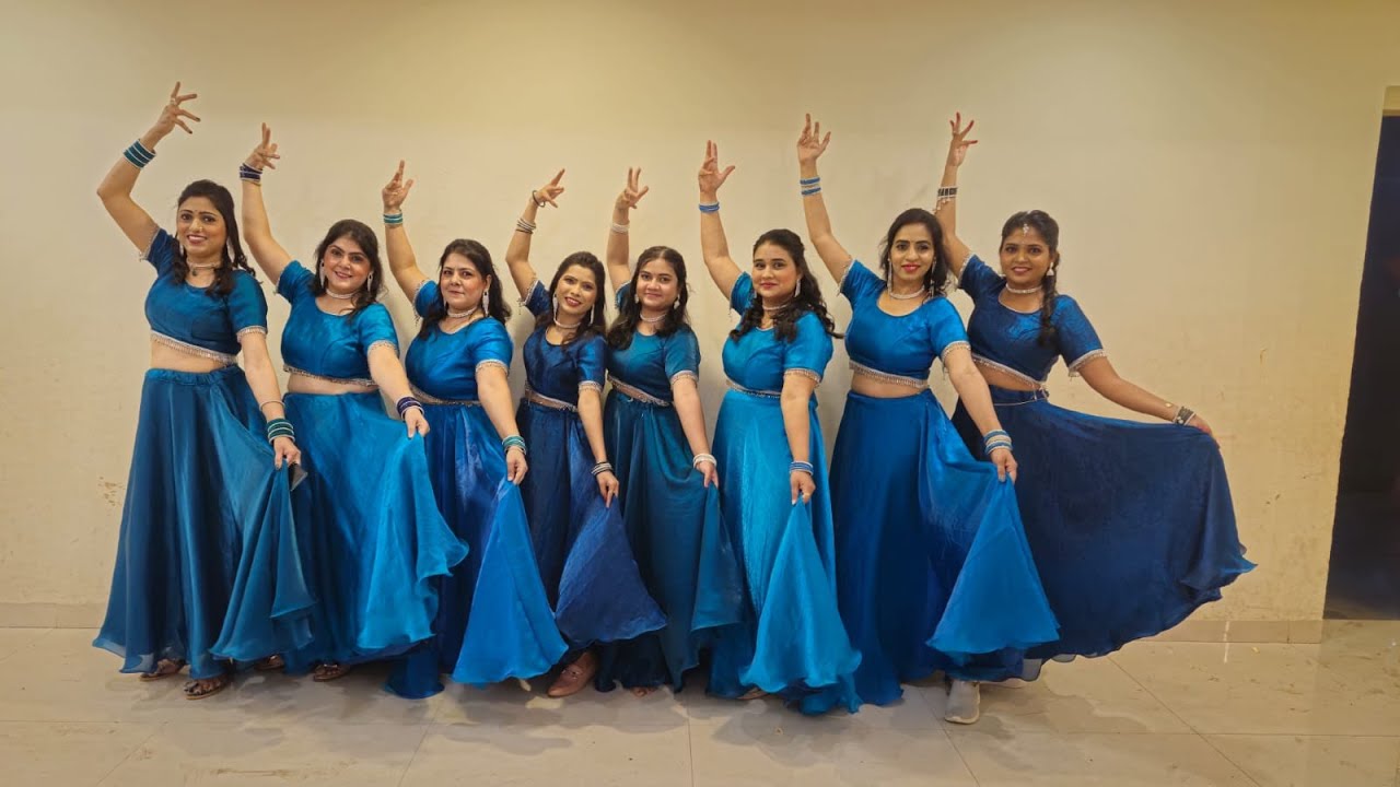 Madhuri Dixit Special Dance | Working women’s dance 😃
