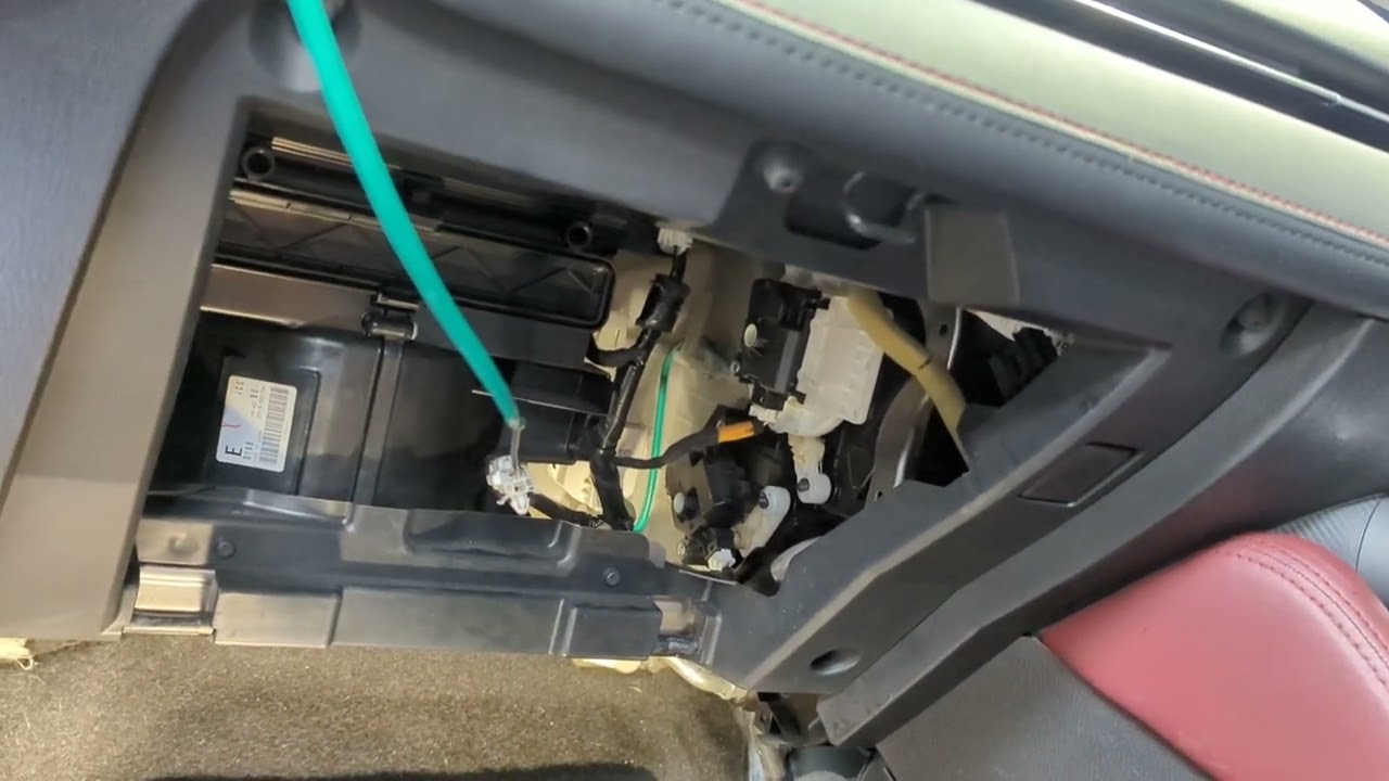 Mazda CX3 airconditioning failure. evaporator freezing, evap sensor failure. compressor staying on