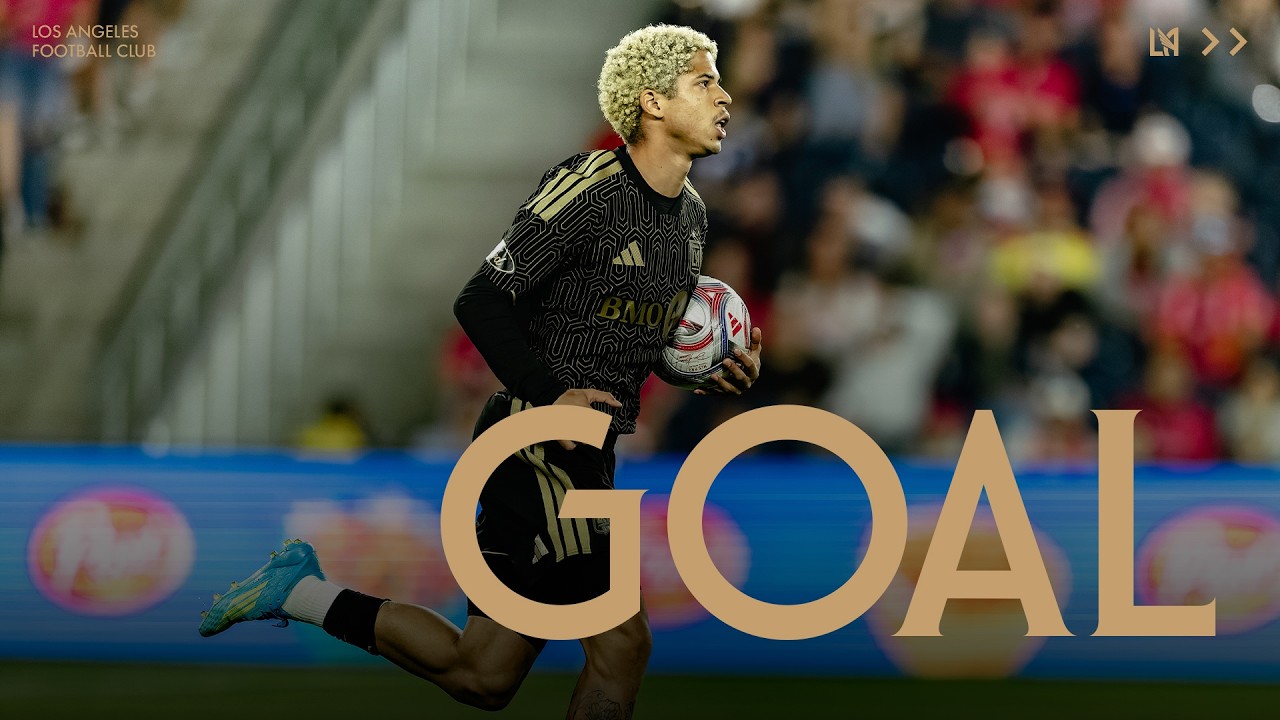 Mart&iacute;nez chips the keeper | STL vs LAFC