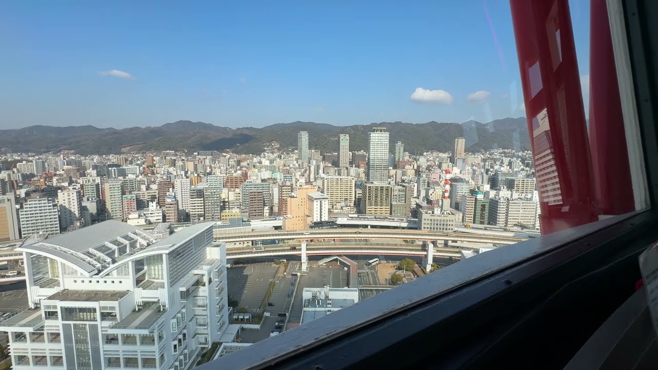 神戸ポートタワー回転カフェの様子