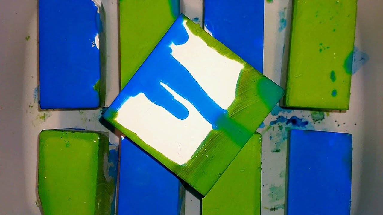 ASMR • SOFT Green + Blue Drip Dyed Gym Chalk Blocks 💙💚🤍✨