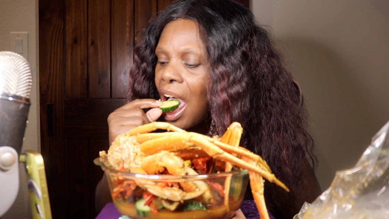 🌶️🦀🥒Spicy Snowcrab Leg Boil With Fresh Cucumbers ASMR Eating Sounds