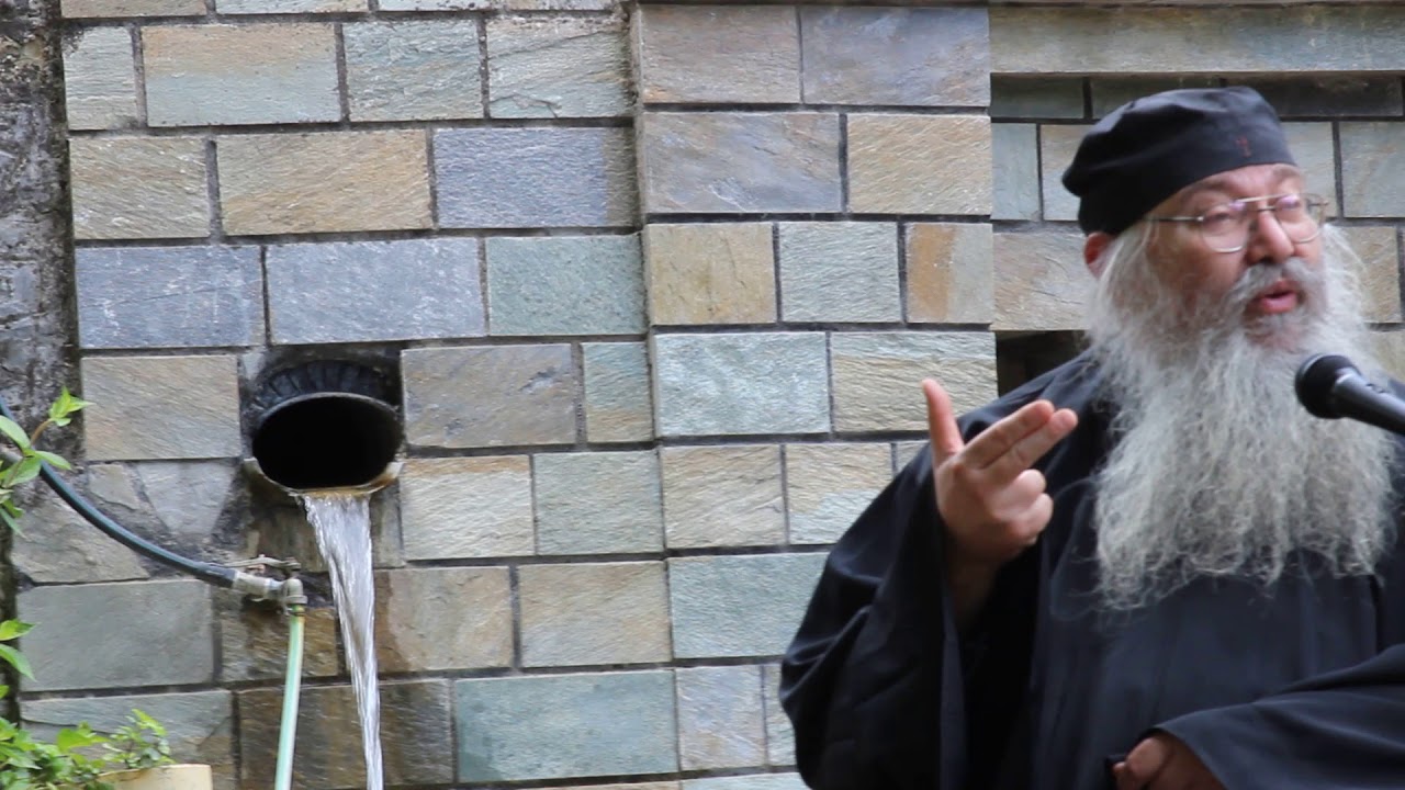 Γέροντας Εφραίμ , Δικαίος τής Ιεράς Σκήτης Αγίου Ανδρέα στίς Καρυές  Αγίου Όρους.