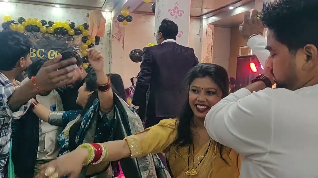 Paper dance competition in ABC CLASSES NEW YEAR PARTY 🎉🎉🎉#masti # bhojpuri #Dance competition 