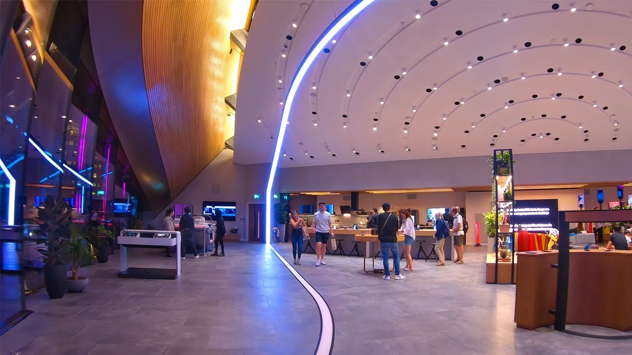 Walking London at Night - Coal Drops Yard incl. Inside Samsung KX - London Store Tour