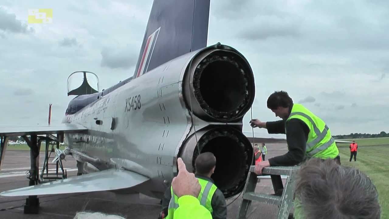 Fitting a Brake Chute to an English Electric Lightning T5 2011