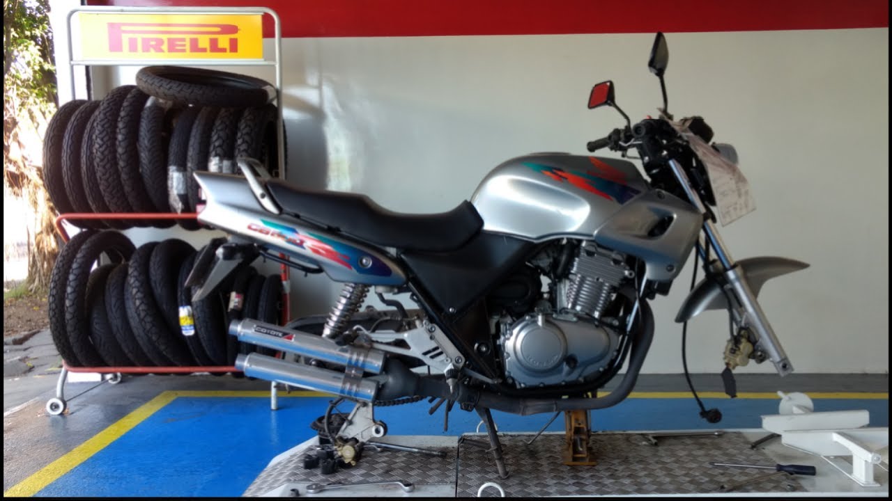 RAPHAEL CB 500 - TROCA DOS PNEUS + BALANCEAMENTO DAS RODAS DA CBZONA 