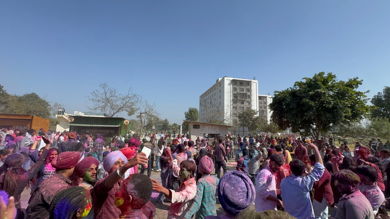 #45 Surviving Holi 🎨 at CT University 🏛️| I got ambushed 🎉😭