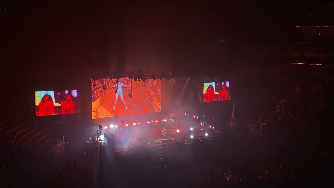 Gorillaz - Momentary Bliss Live Chase Center