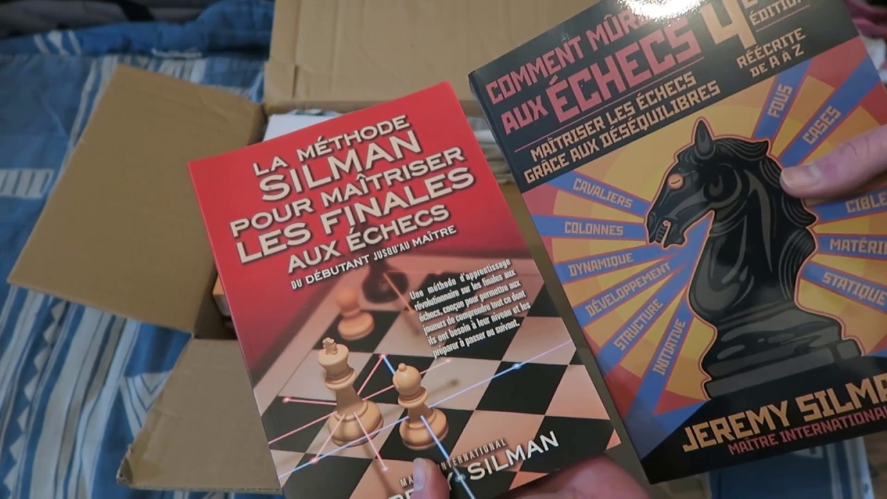Déballage d'un colis contenant des livres d'échecs !