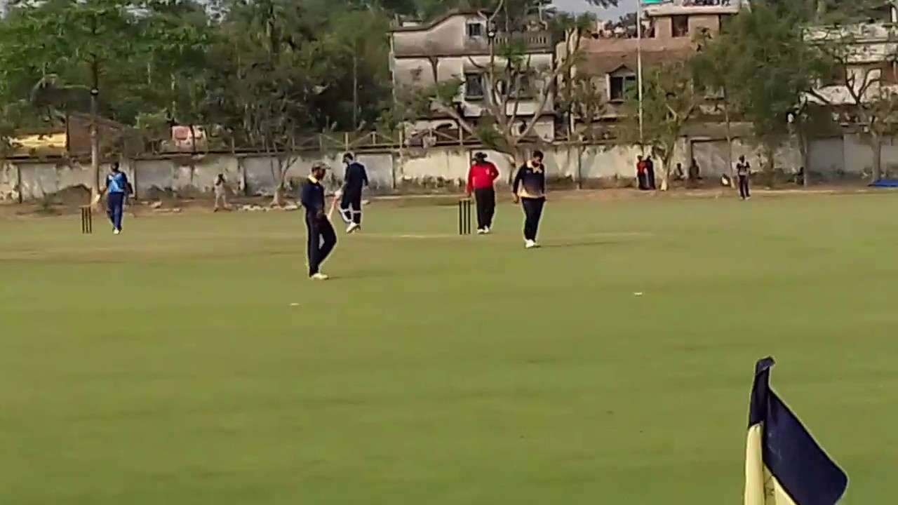 Ms. Dhoni in kalyani ...... Bhaji hazra trophy