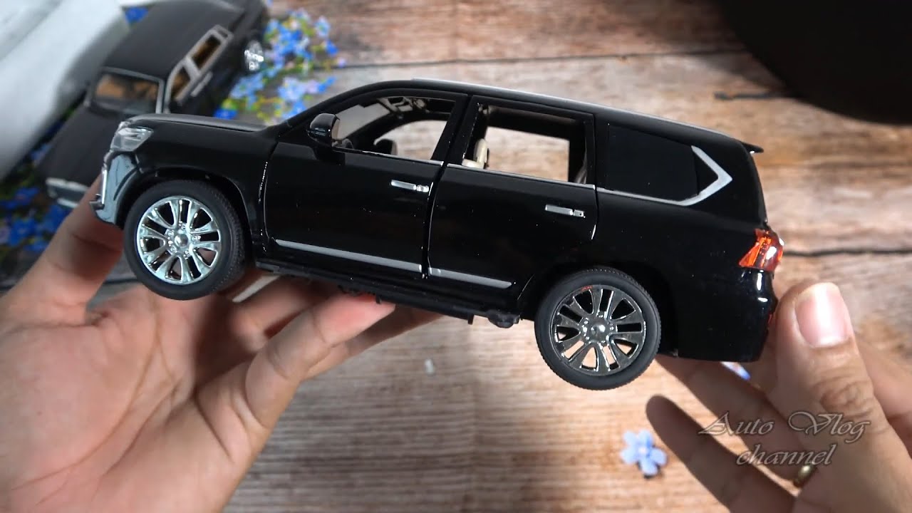 Mô hình xe Lexus LX570 tỷ lệ 