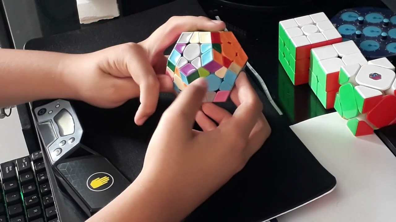 3 example solves de megaminx 2024