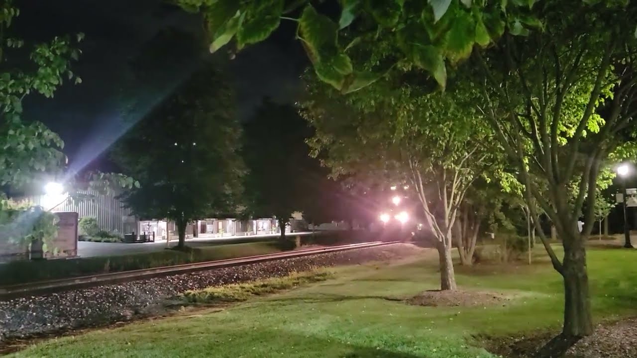 EB IAIS manifest train in Minooka Illinois 