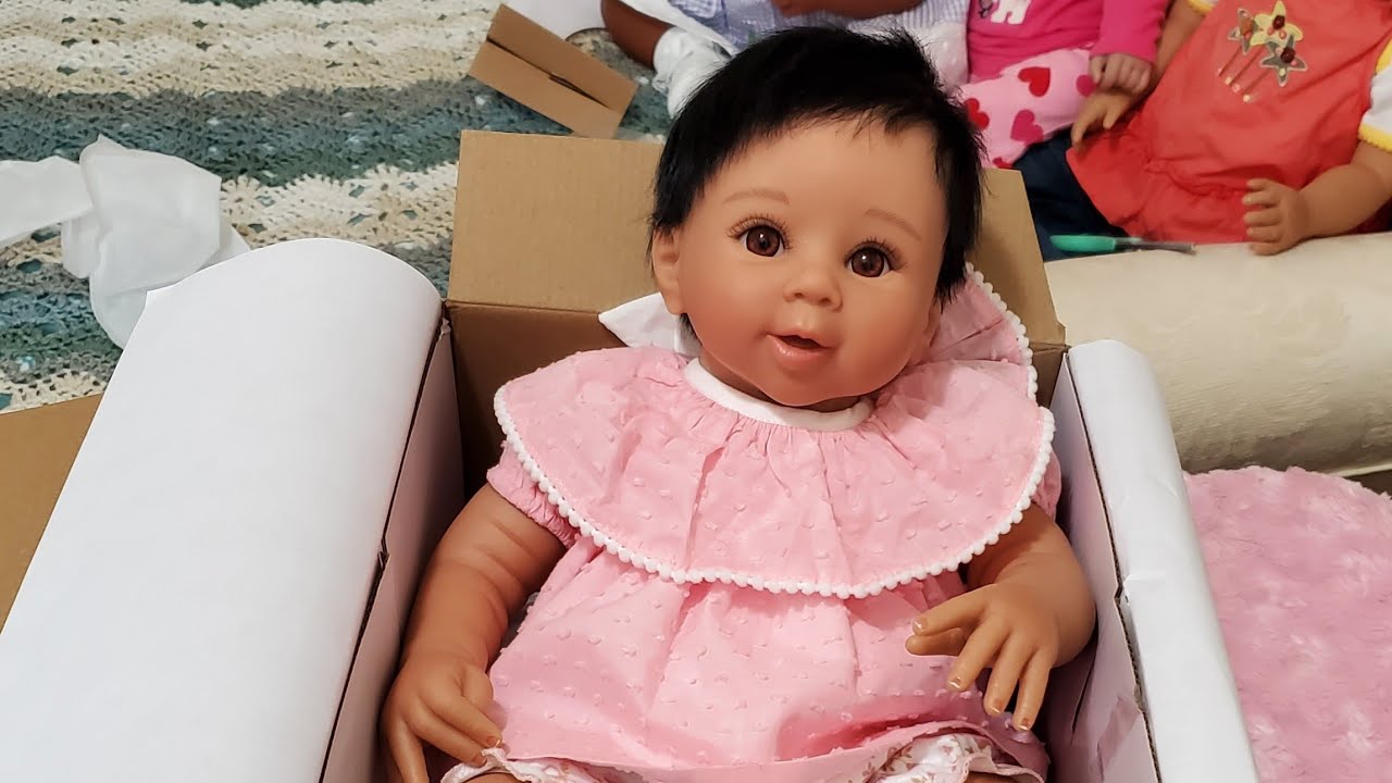 Unboxing video! Come welcome Ashton Drake Gallery 