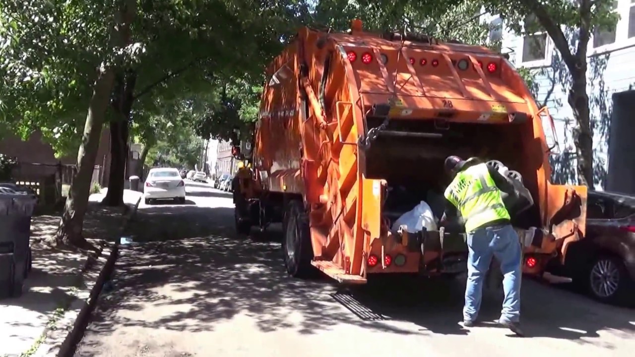 Cambridge DPW 28 ~ International WorkStar UHE Rear Loader