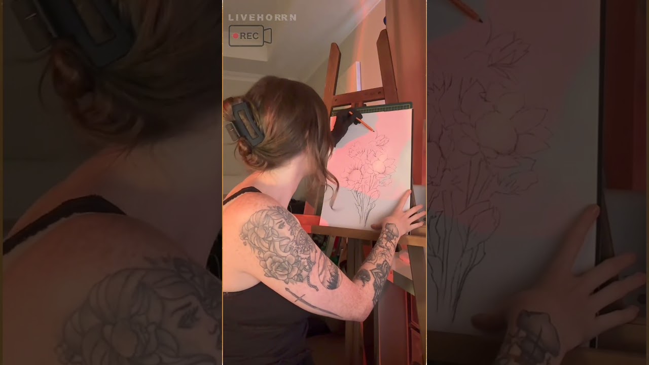 beautiful girl is good at drawing 