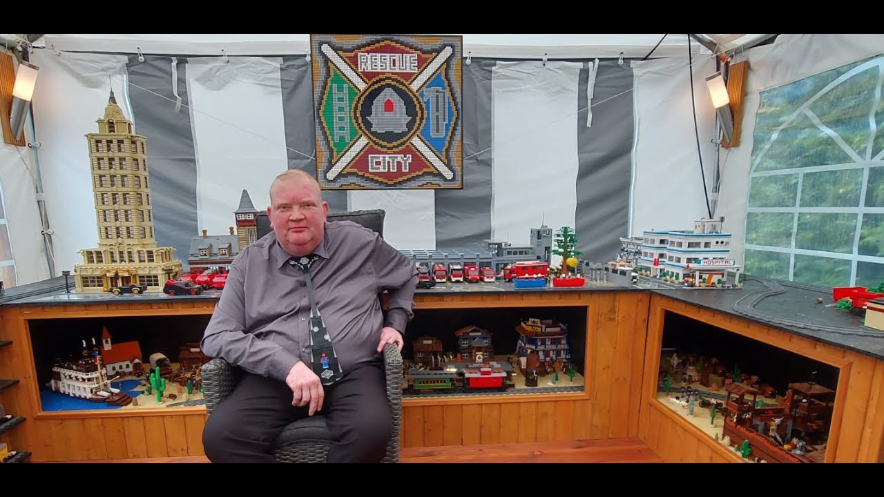 Bluebrixx Western. Die Vitrinen sind fertig. Mächtig gewaltig