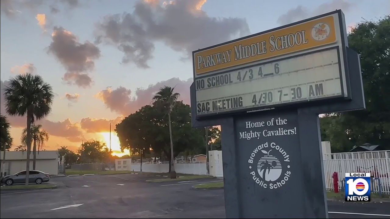 Ученик средней школы привлечен к ответственности за то, что принес в школу пневматический пистолет.