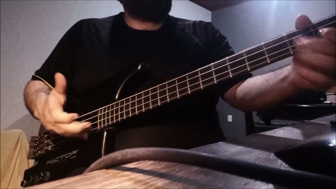 Kubicki 9v  Natural Sound Slapping !