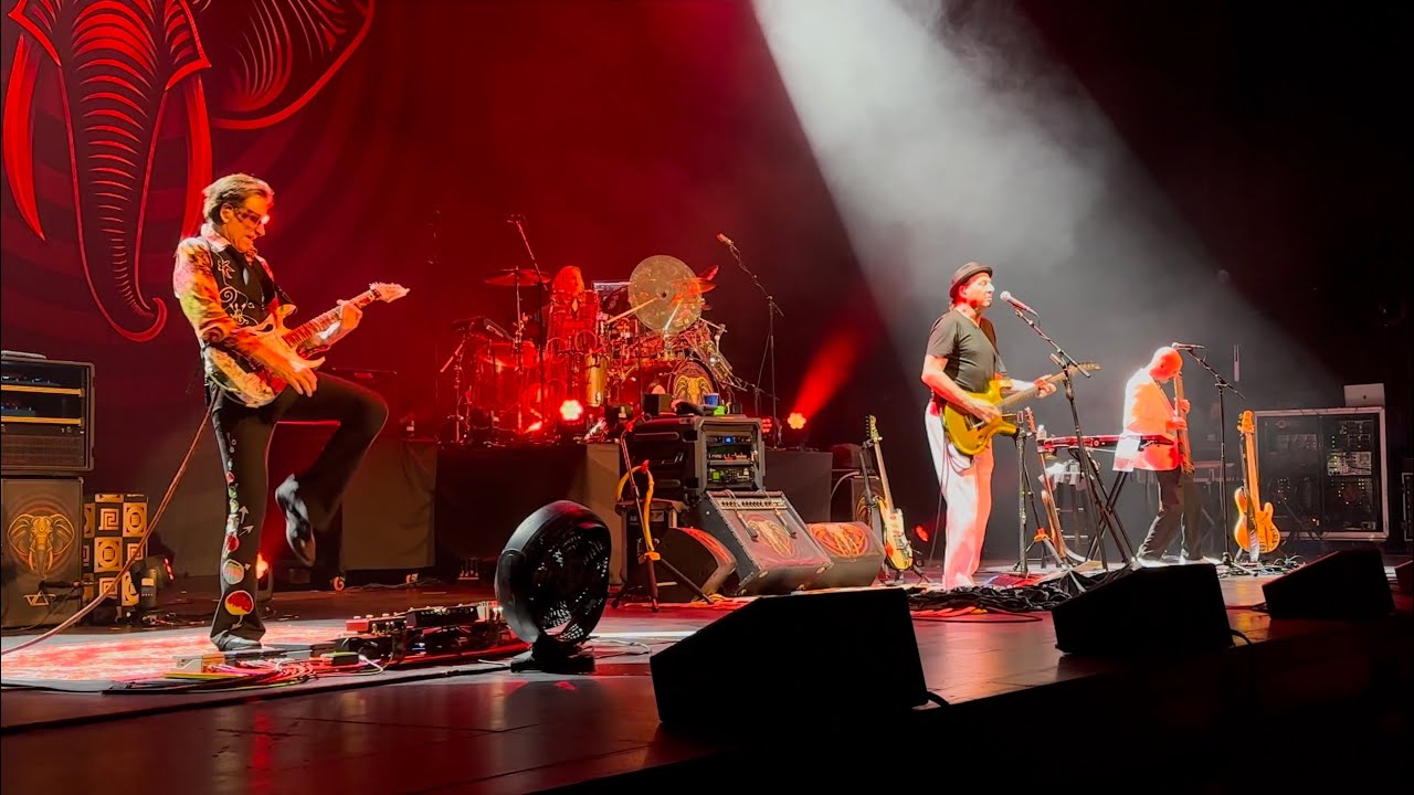 BEAT (King Crimson) - Elephant Talk • 2024-12-08 • Kings Theatre, Brooklyn, NY • 4K