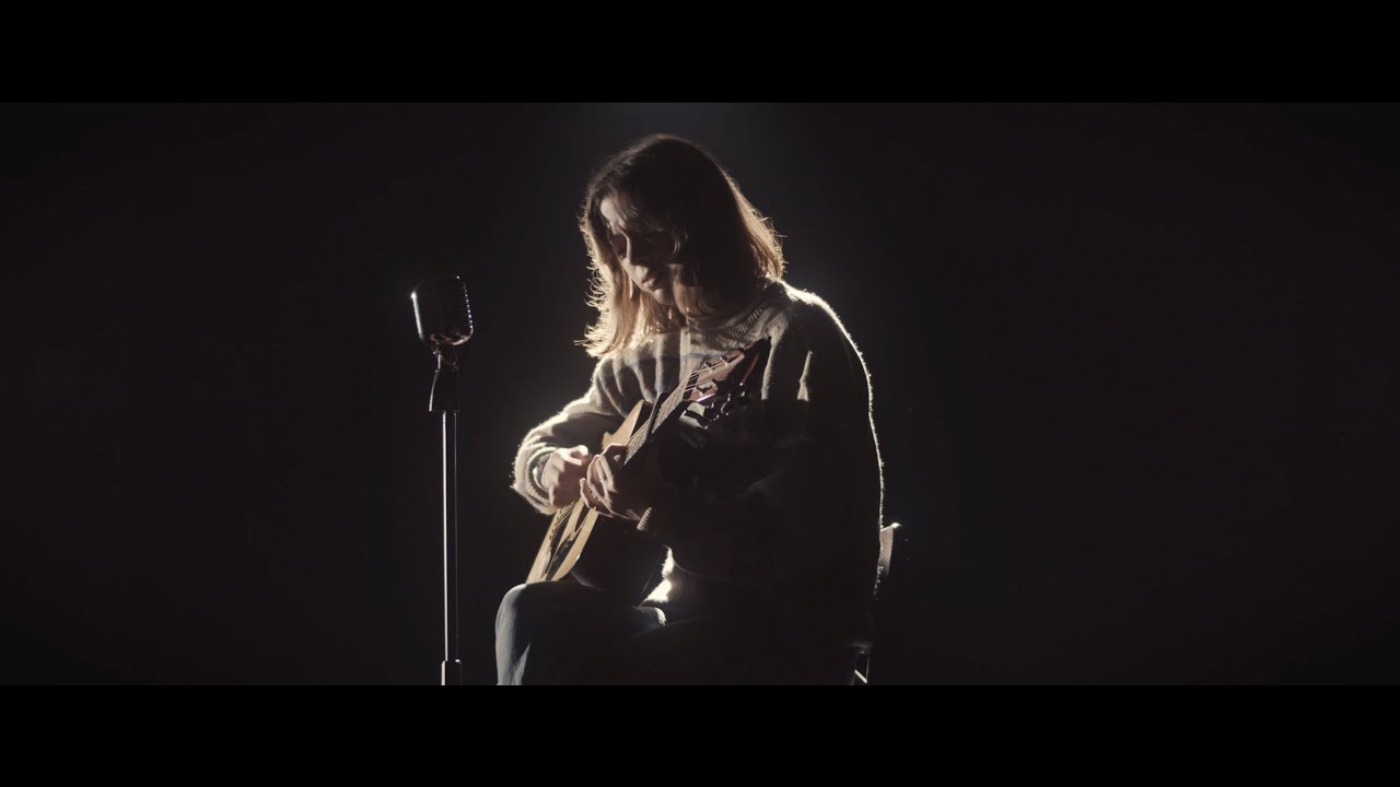 Lizzy McAlpine - Give Me A Minute (Official Video)