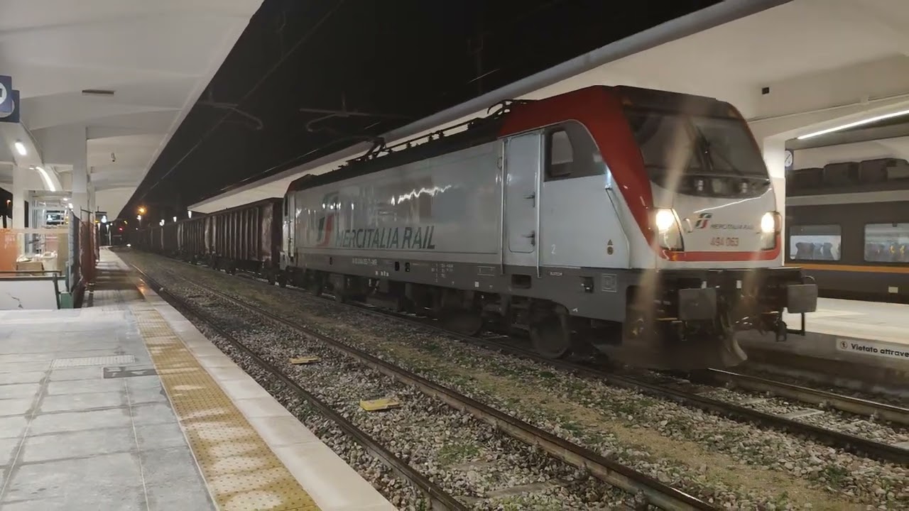 E494 Mercitalia in arrivo a Taranto.