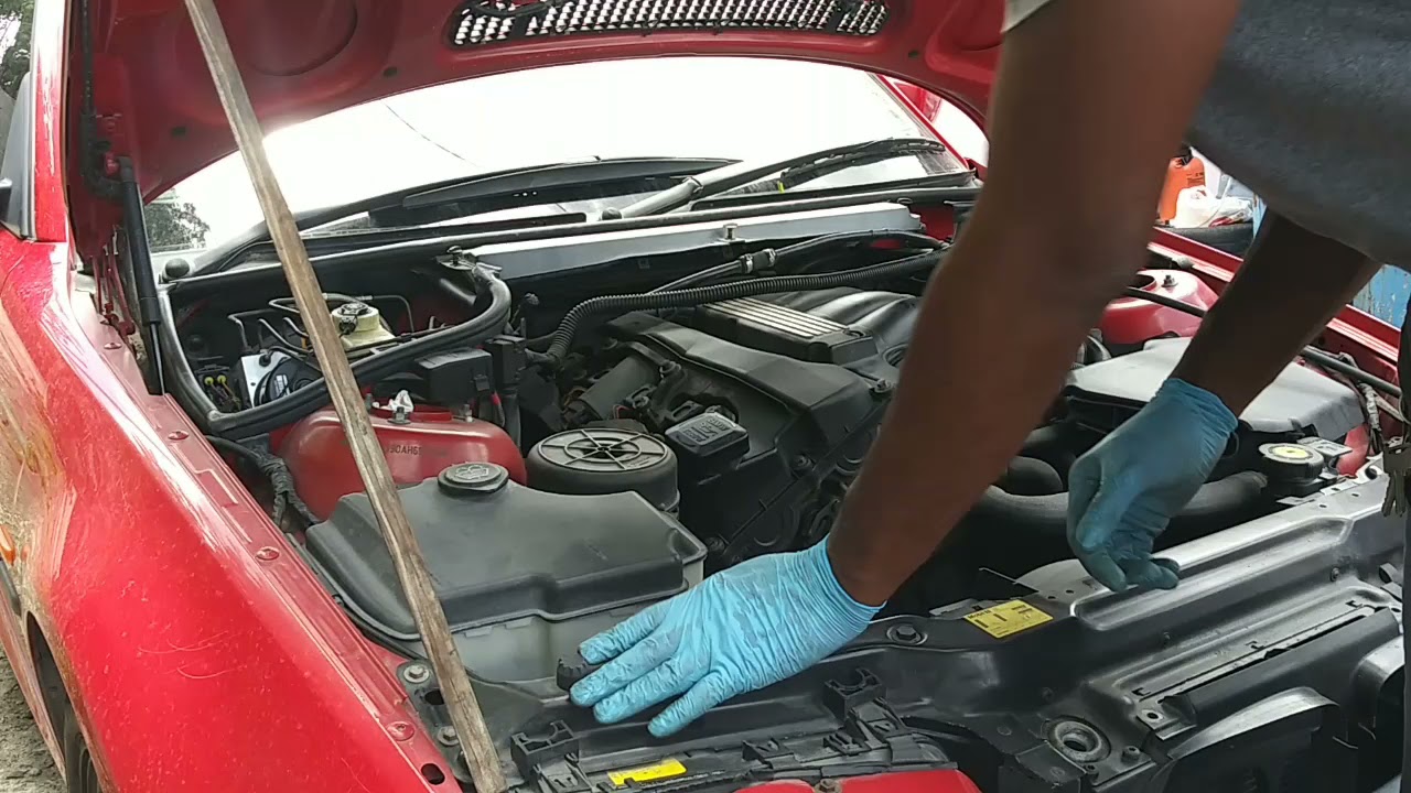 Bmw e46 cylinder head removal and valve seal replacement Part 1