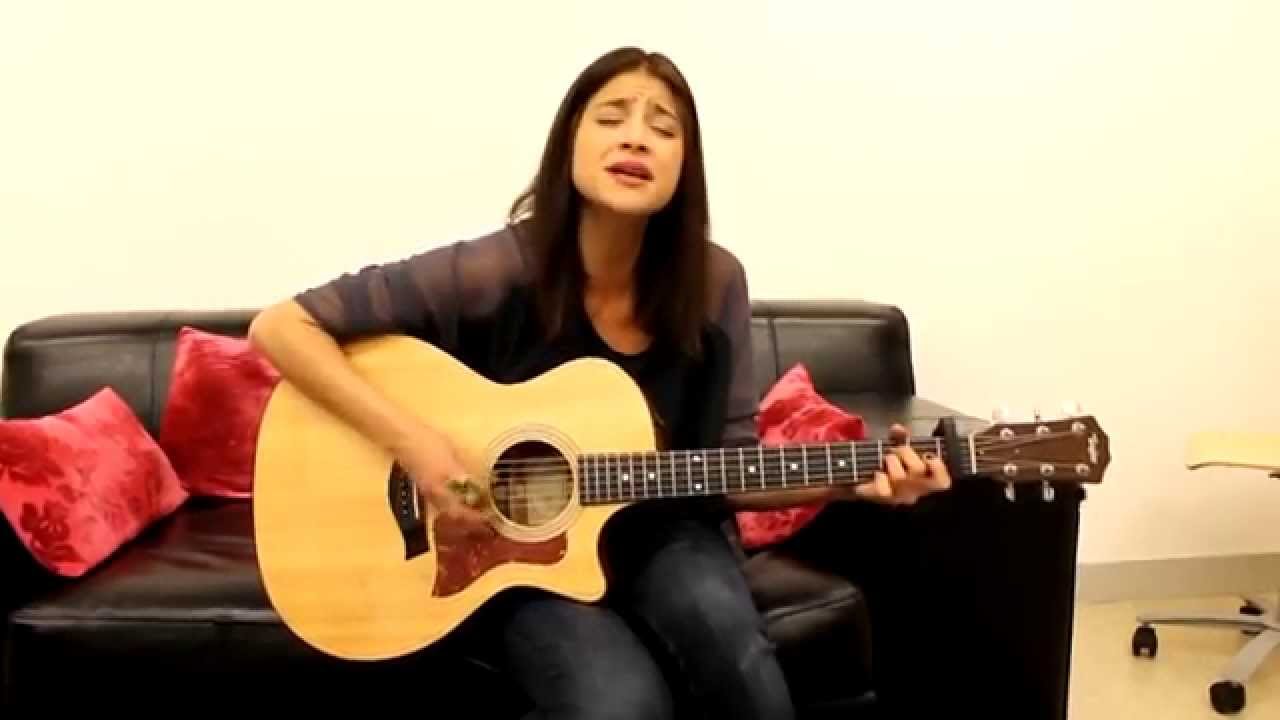 Georgina canta 