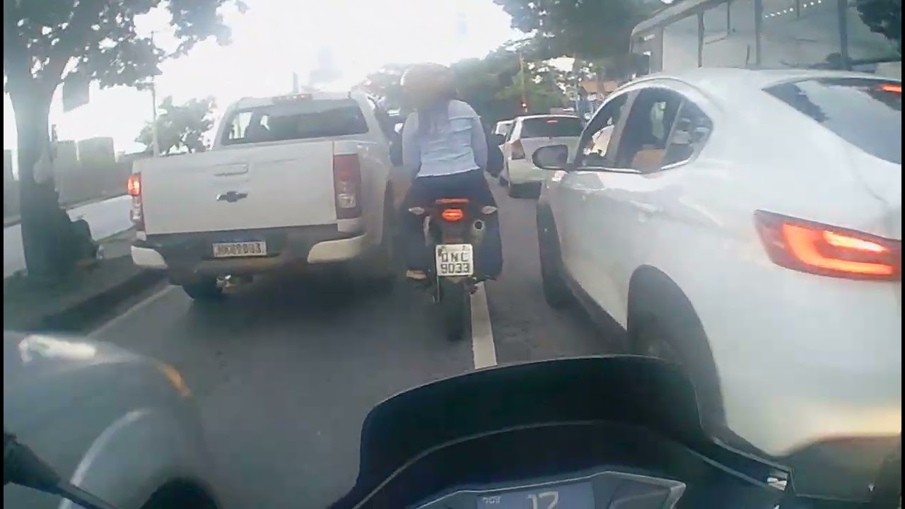 PCX ,A Pista Parece Um Queijo Suiço Aqui Em BH..